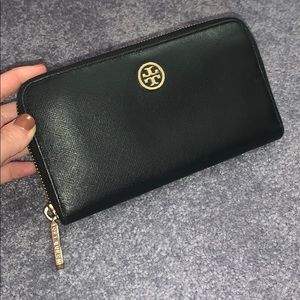 Black Tory Burch wallet w/ Tiffany blue interior